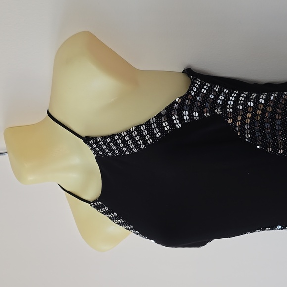 City Studio Black Halter Neck Sleeveless Back Zip Sheath Bead Accents Size 3 - Picture 3 of 11